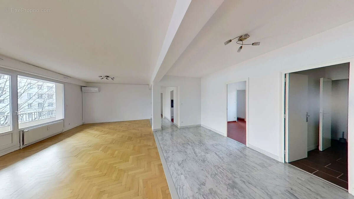 Appartement à LYON-8E