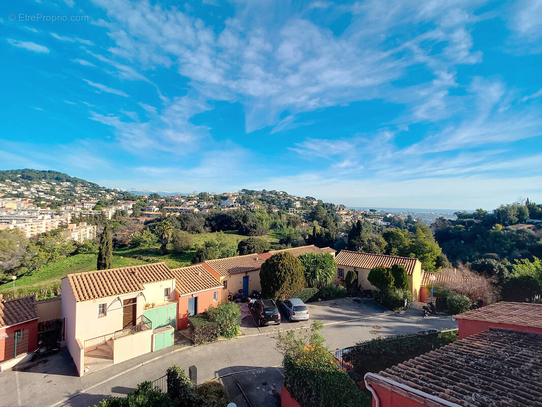 Appartement à VALLAURIS