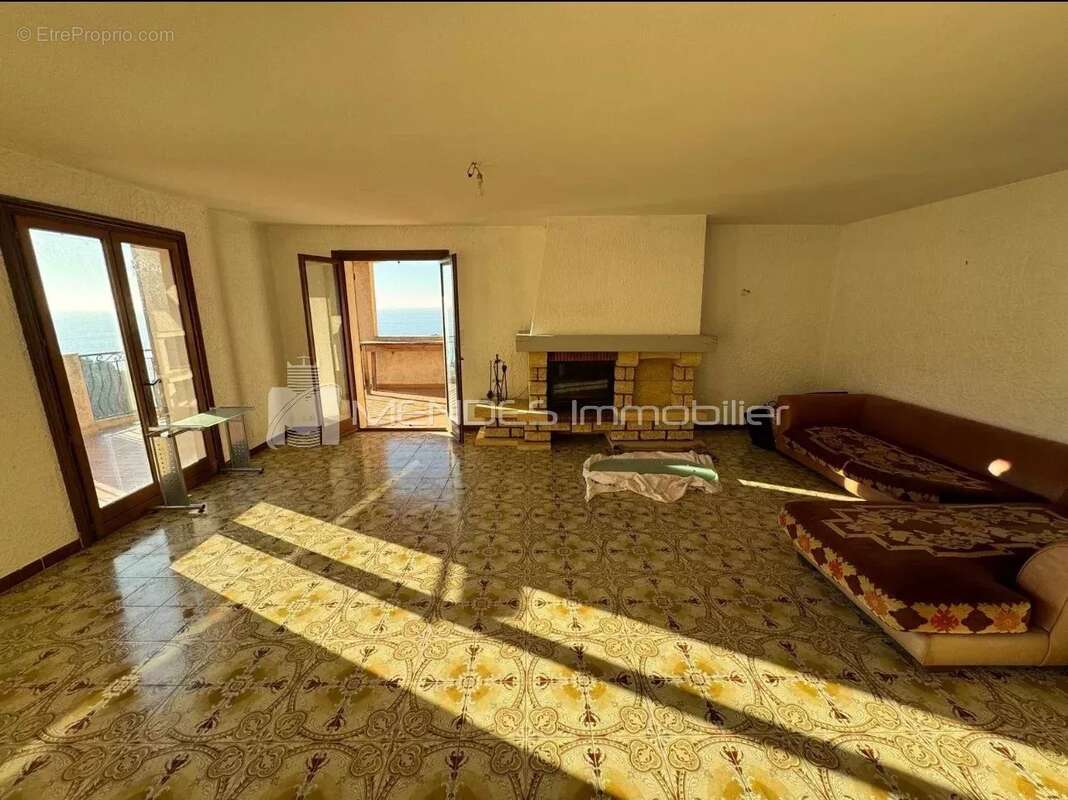 Appartement à EZE