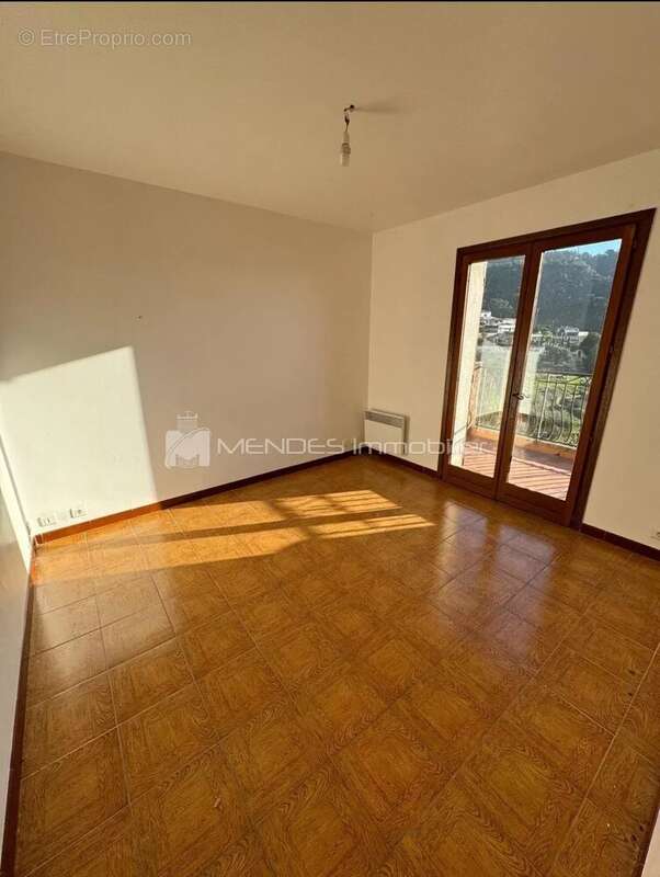 Appartement à EZE