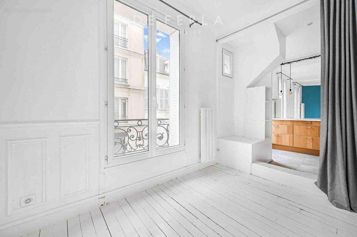 Appartement à PARIS-14E