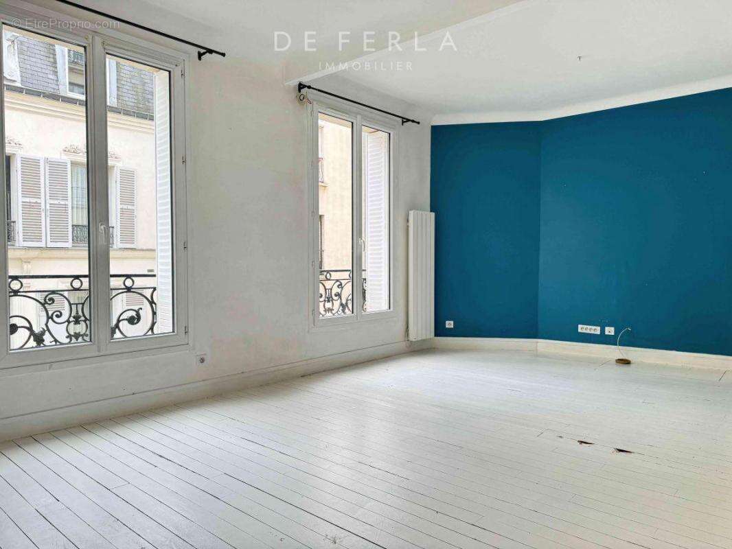 Appartement à PARIS-14E