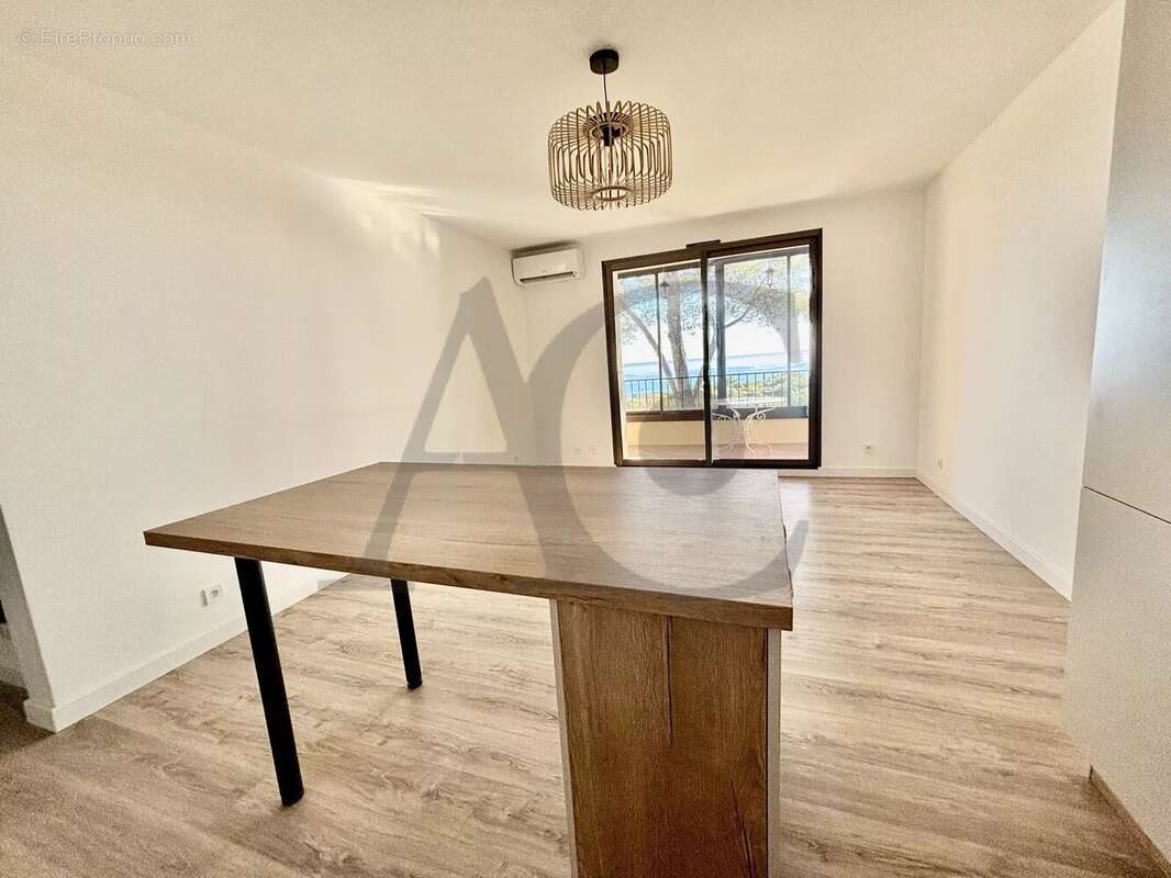 Appartement à VILLENEUVE-LOUBET