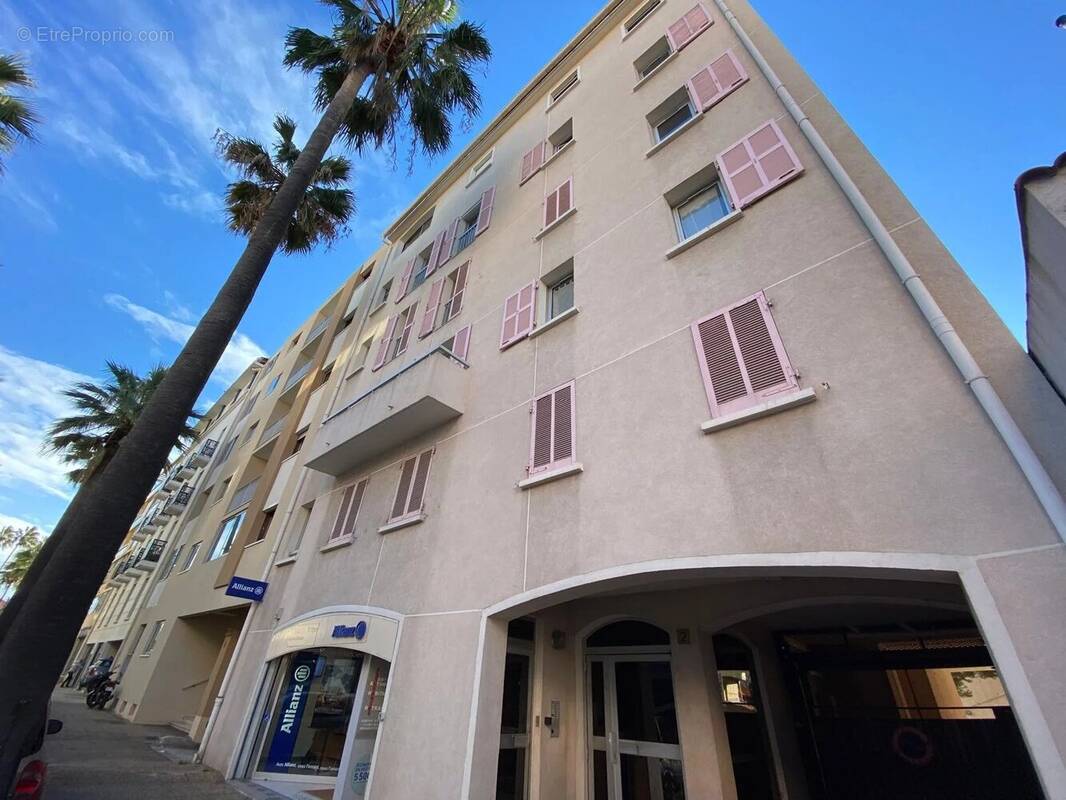 Appartement à HYERES