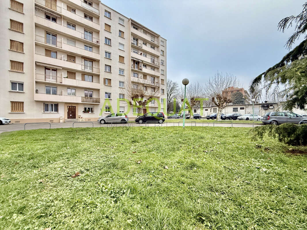 Appartement à BOURGOIN-JALLIEU