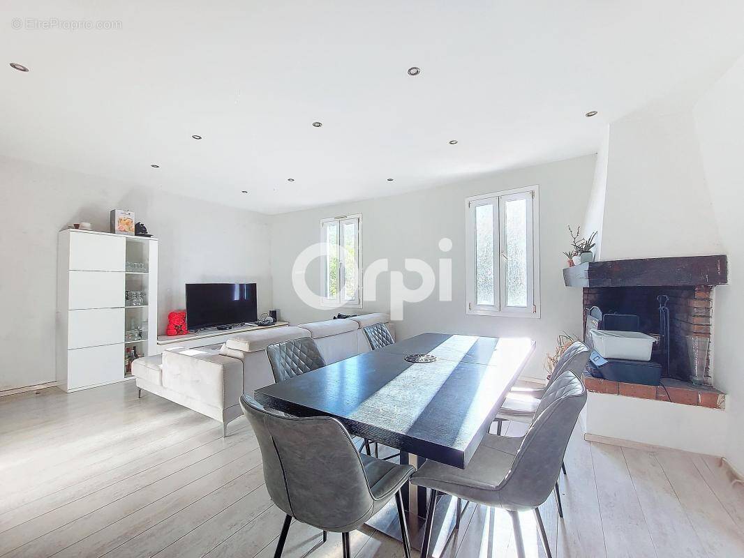 Appartement à VILLENEUVE-LOUBET