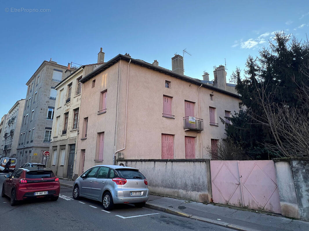 Appartement à SAINT-ETIENNE