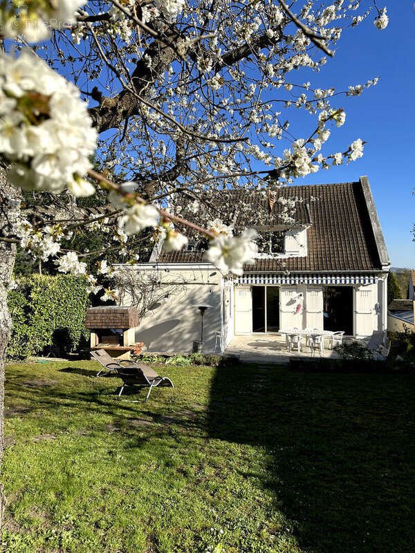 Maison à LE MESNIL-LE-ROI