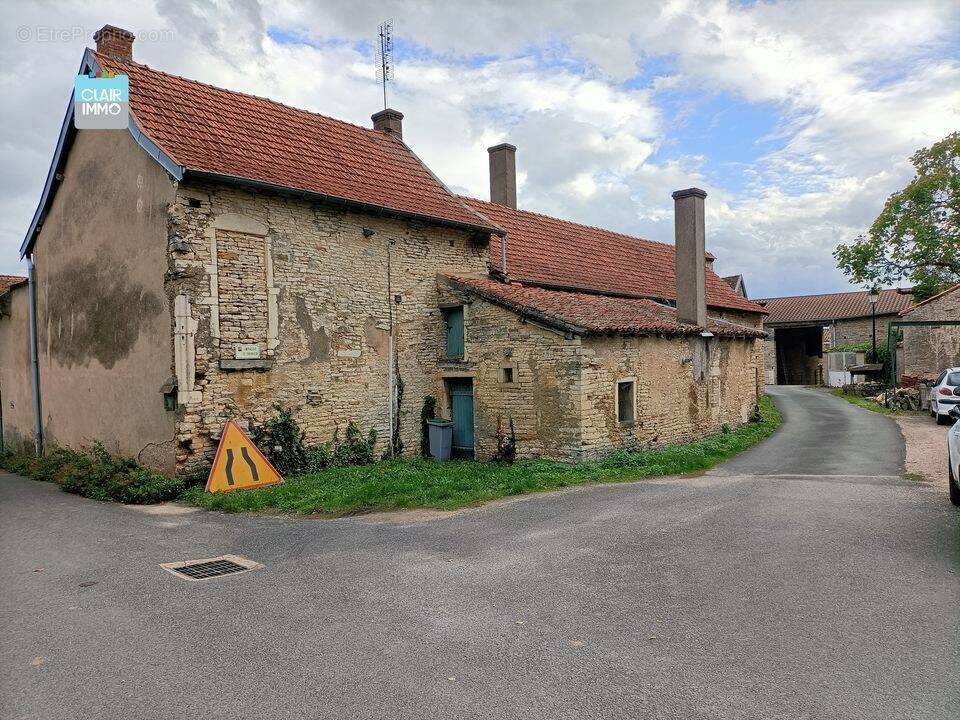 Maison à CLESSE