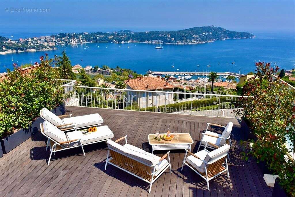 Appartement à VILLEFRANCHE-SUR-MER