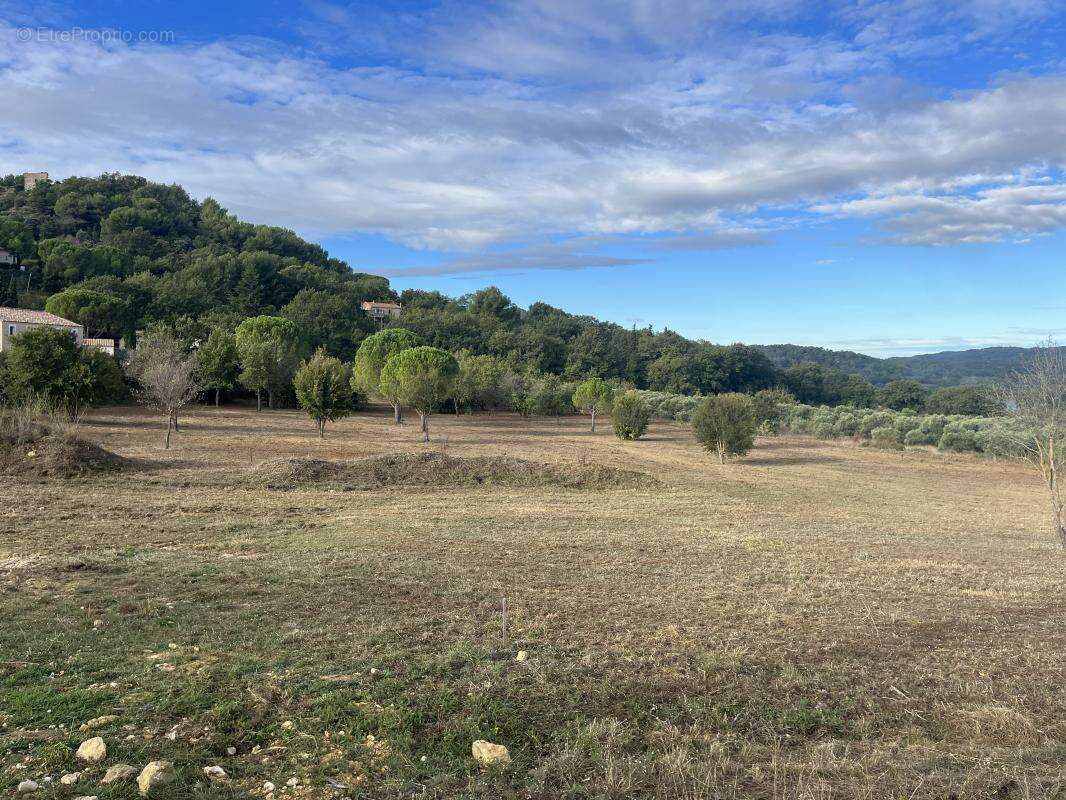 Terrain à ROGNES