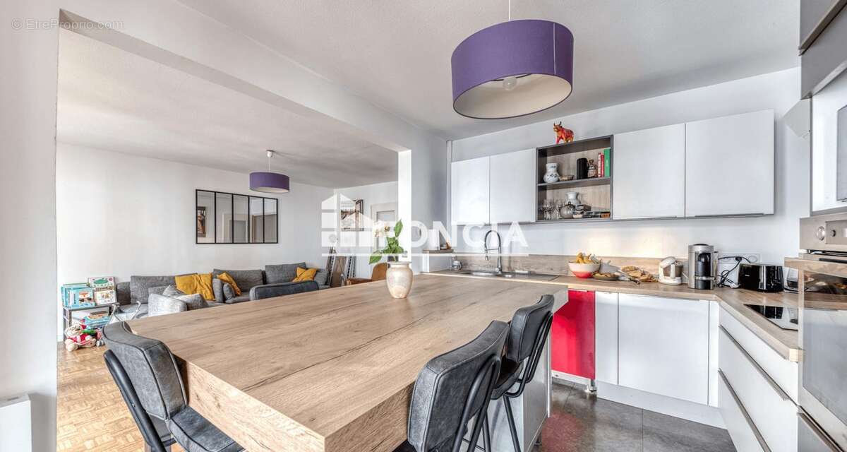 Appartement à LYON-8E