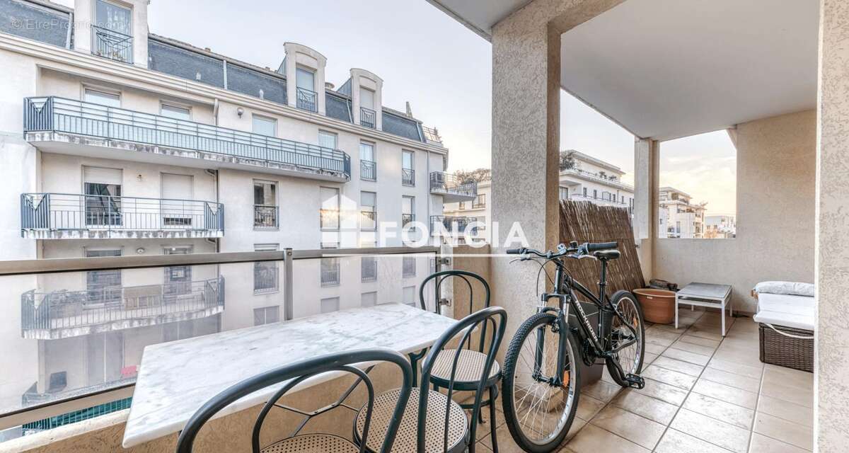 Appartement à LYON-8E