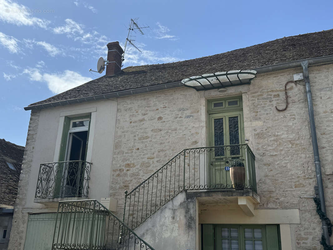 Appartement à OUROUX-SUR-SAONE