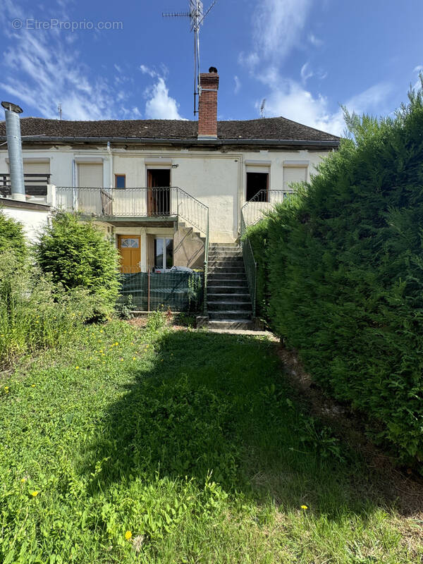 Appartement à OUROUX-SUR-SAONE