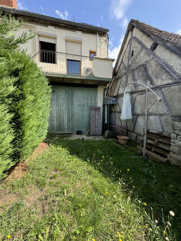 Appartement à OUROUX-SUR-SAONE