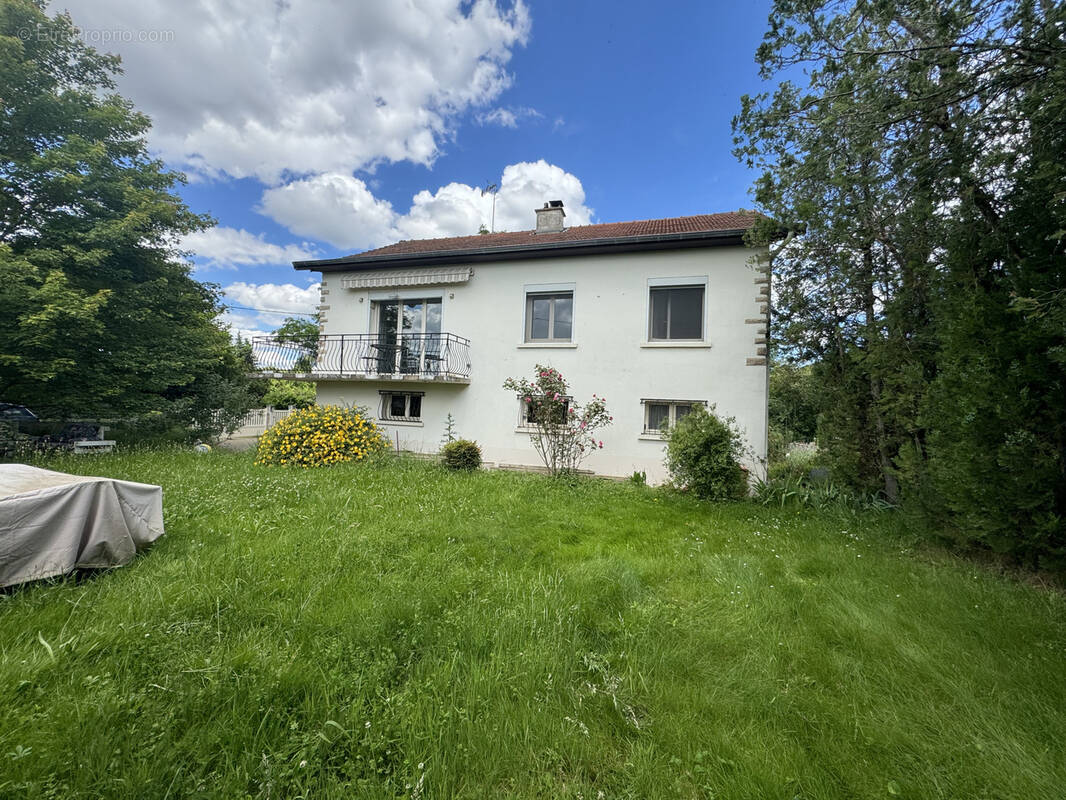 Maison à VARENNES-LE-GRAND