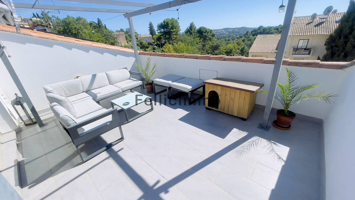 Appartement à MOUGINS