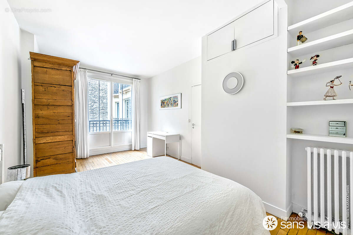 Appartement à PARIS-16E