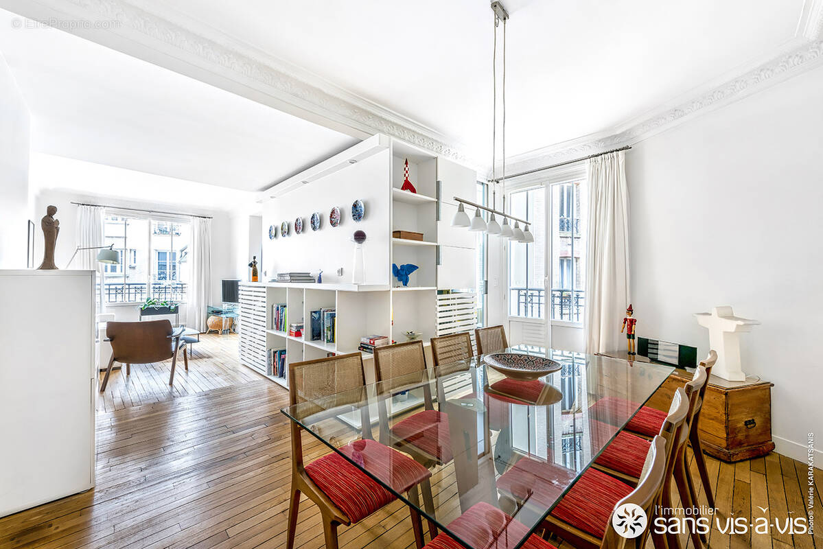 Appartement à PARIS-16E