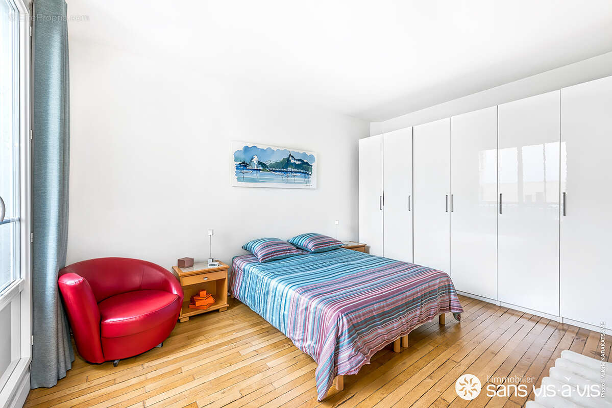 Appartement à PARIS-16E