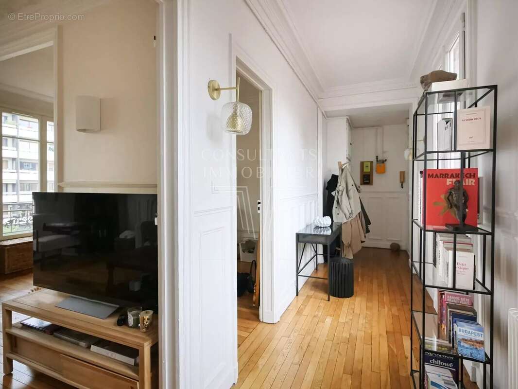 Appartement à PARIS-16E