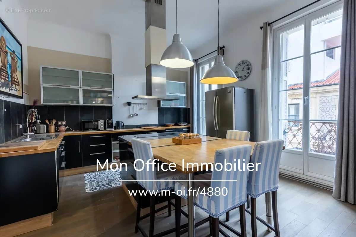 Appartement à MARSEILLE-2E