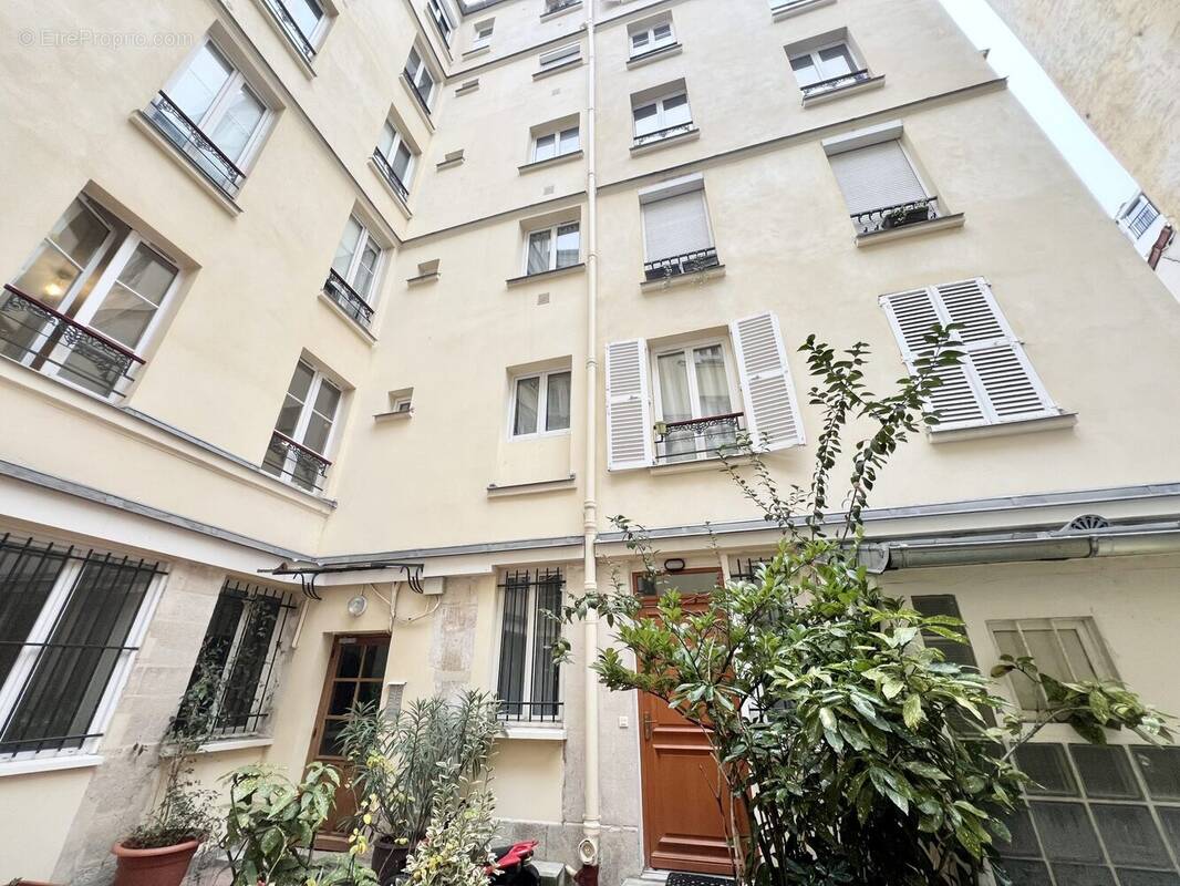 Appartement à PARIS-10E