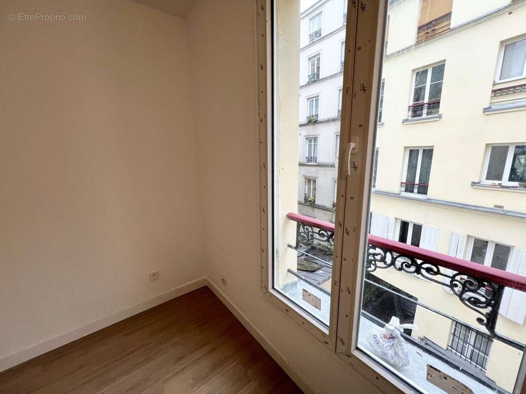 Appartement à PARIS-10E