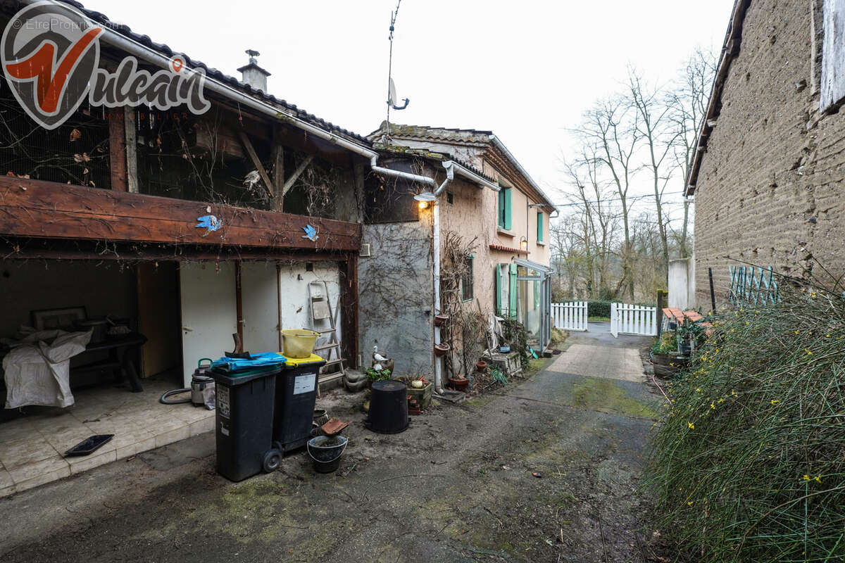 Maison à MARINGUES