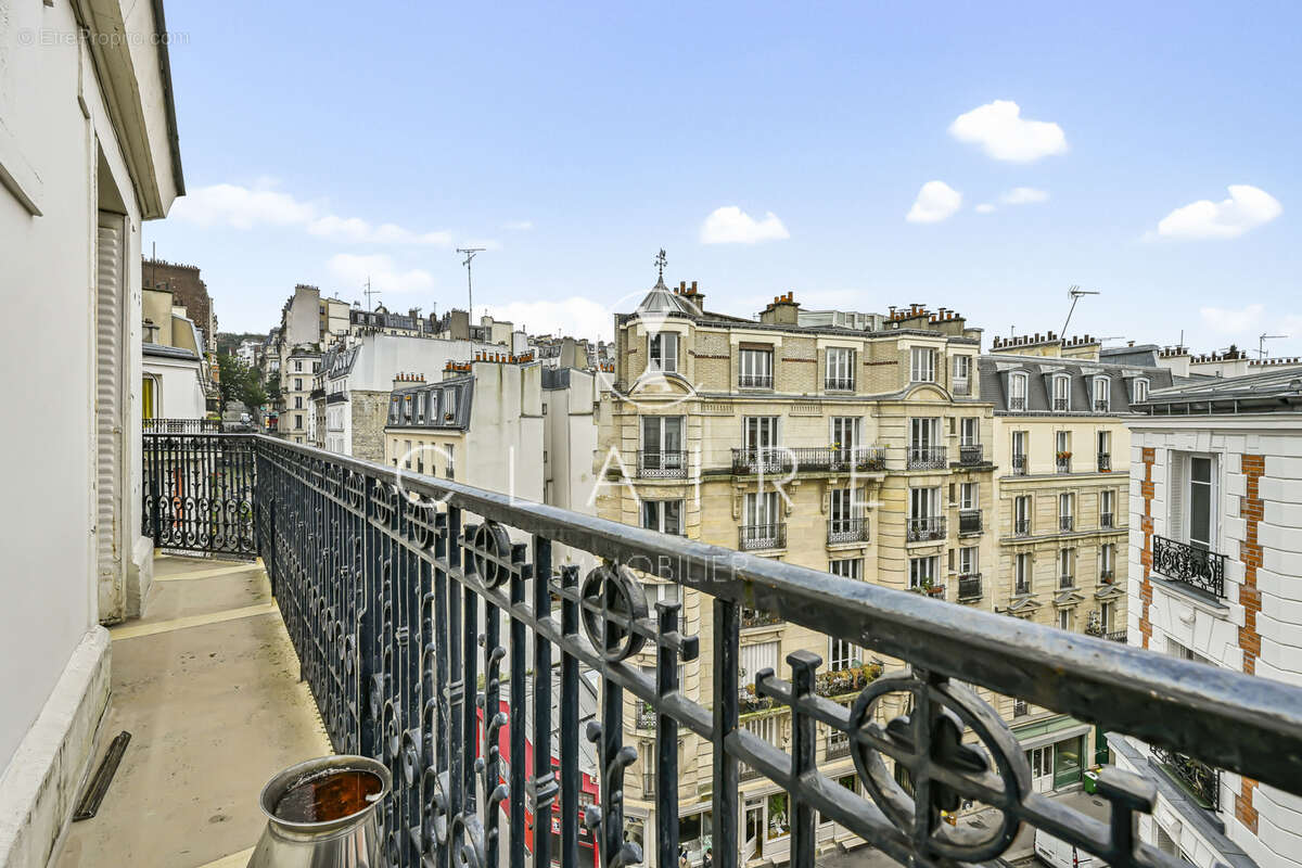 Appartement à PARIS-18E