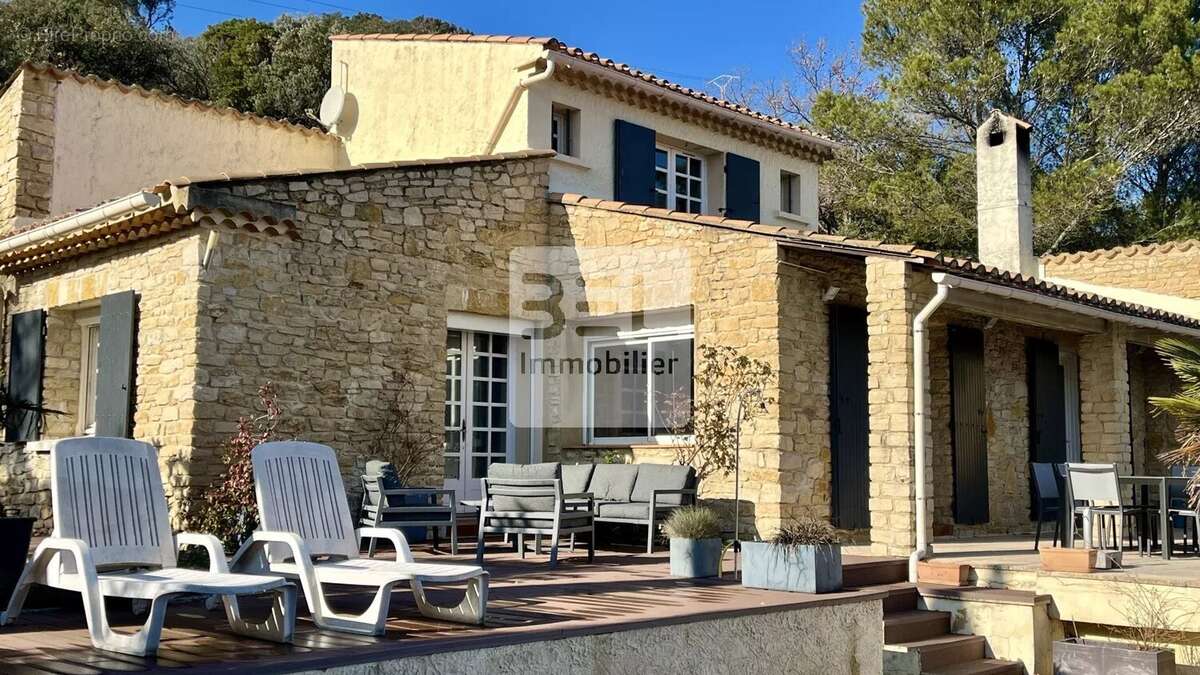 Maison à LA ROQUE-SUR-CEZE