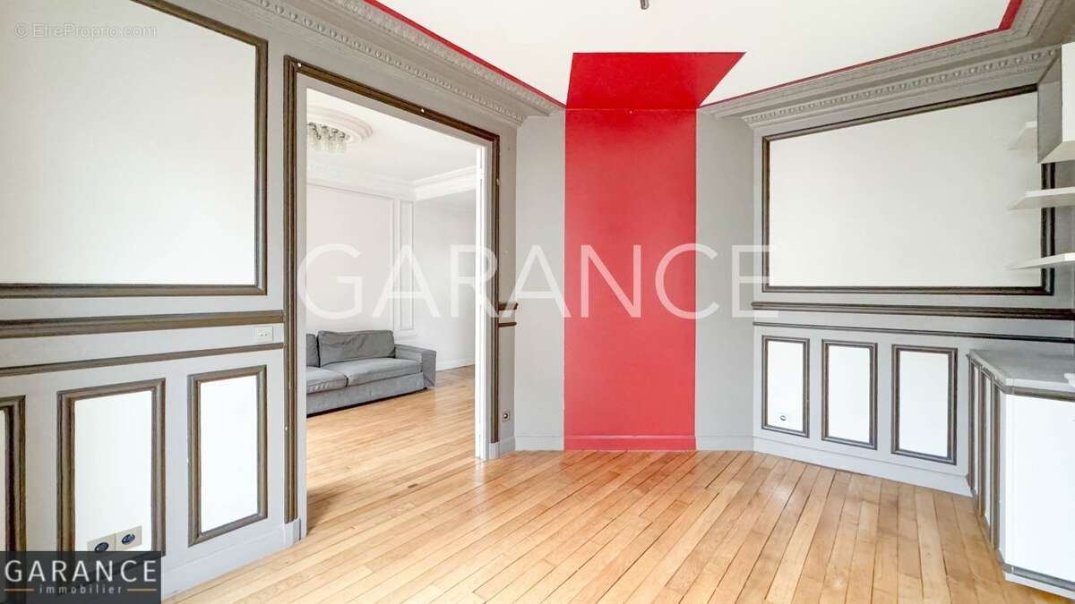 Appartement à PARIS-14E