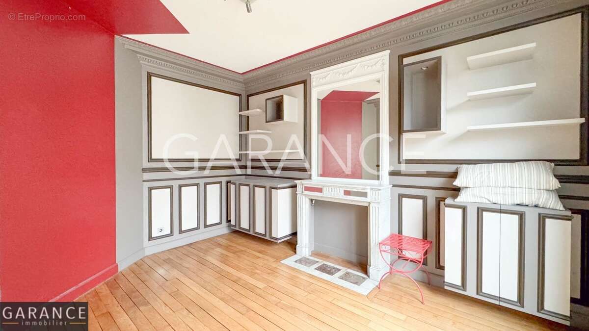 Appartement à PARIS-14E