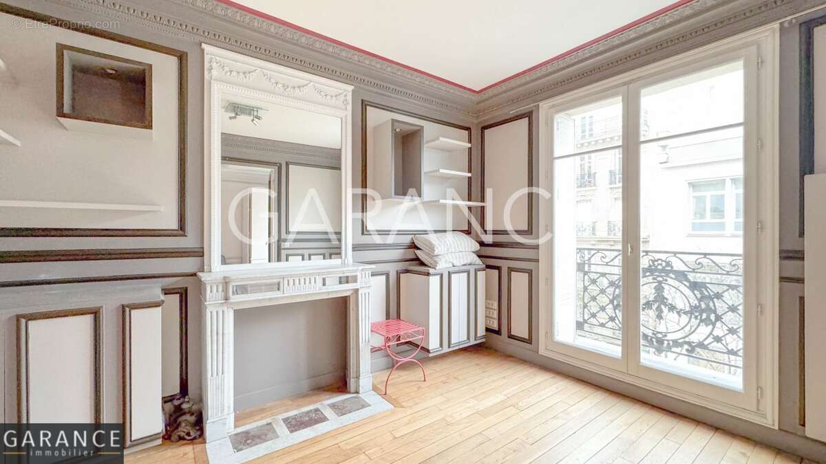 Appartement à PARIS-14E