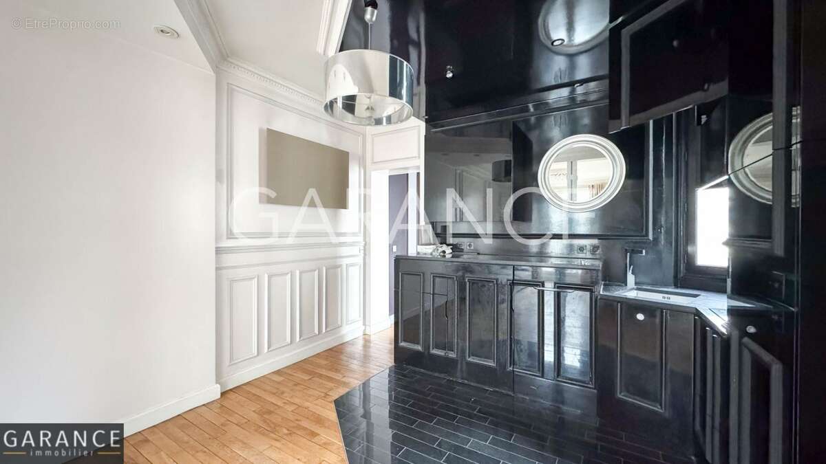 Appartement à PARIS-14E