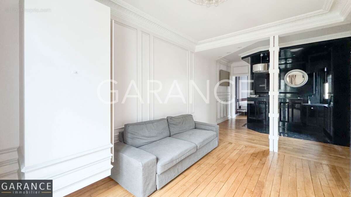 Appartement à PARIS-14E