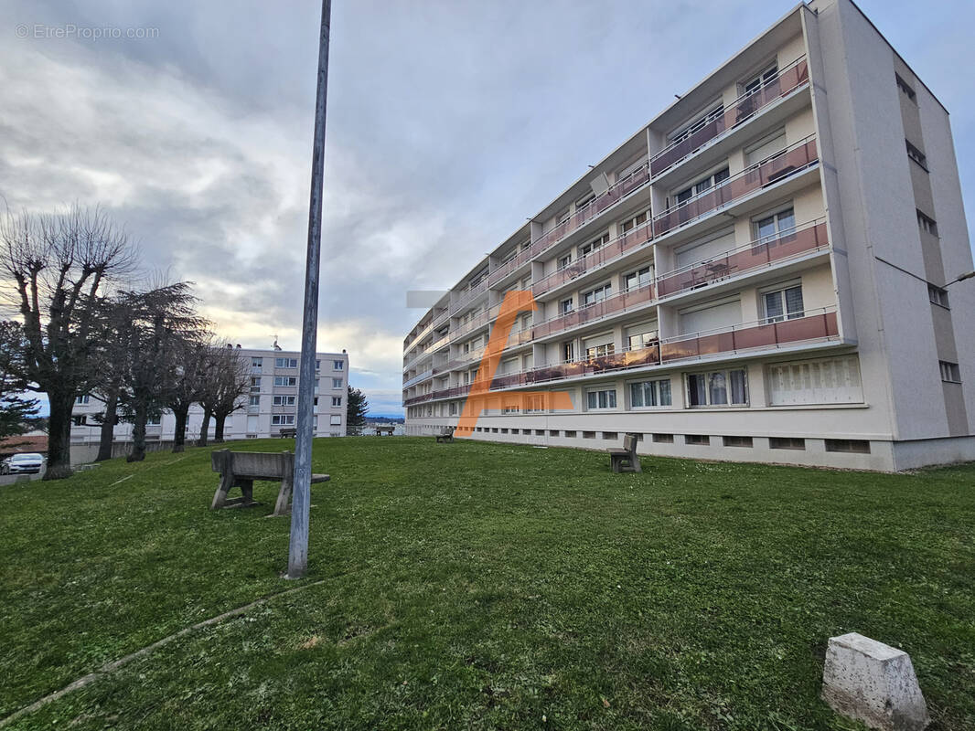 Appartement à SAINT-ETIENNE