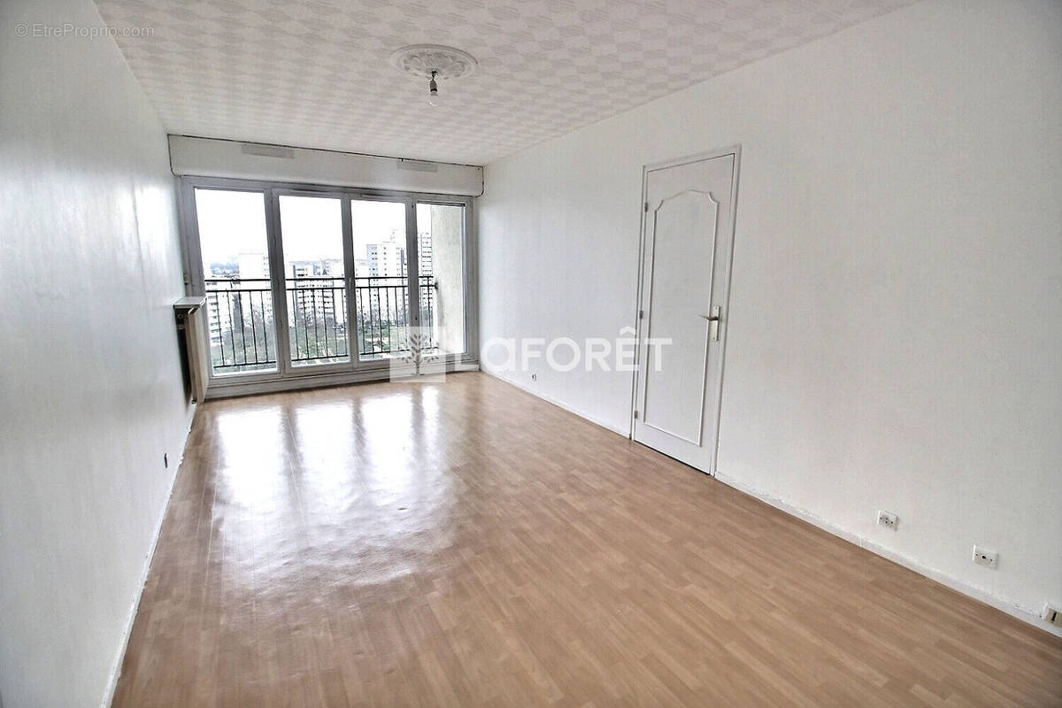 Appartement à GENNEVILLIERS