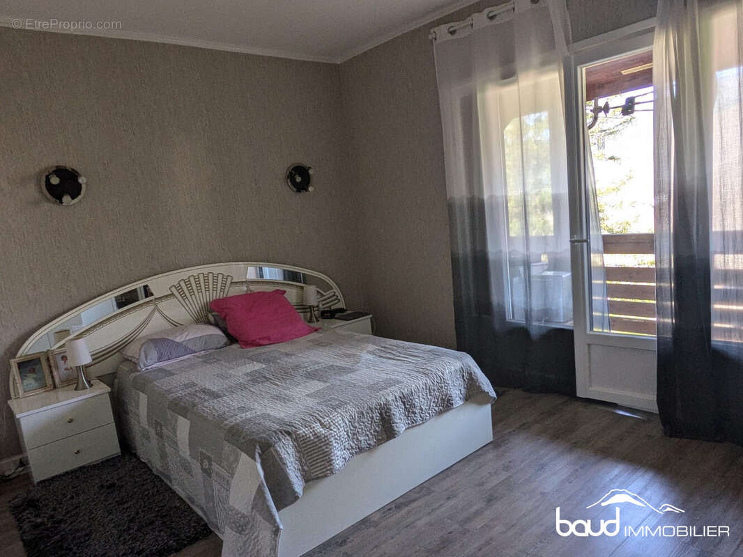 Chambre 1 Est - Appartement à VILLARD-DE-LANS