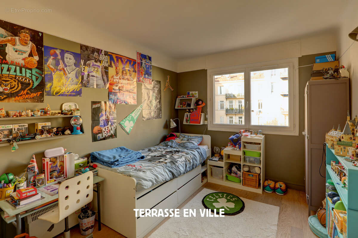 Appartement à MARSEILLE-5E