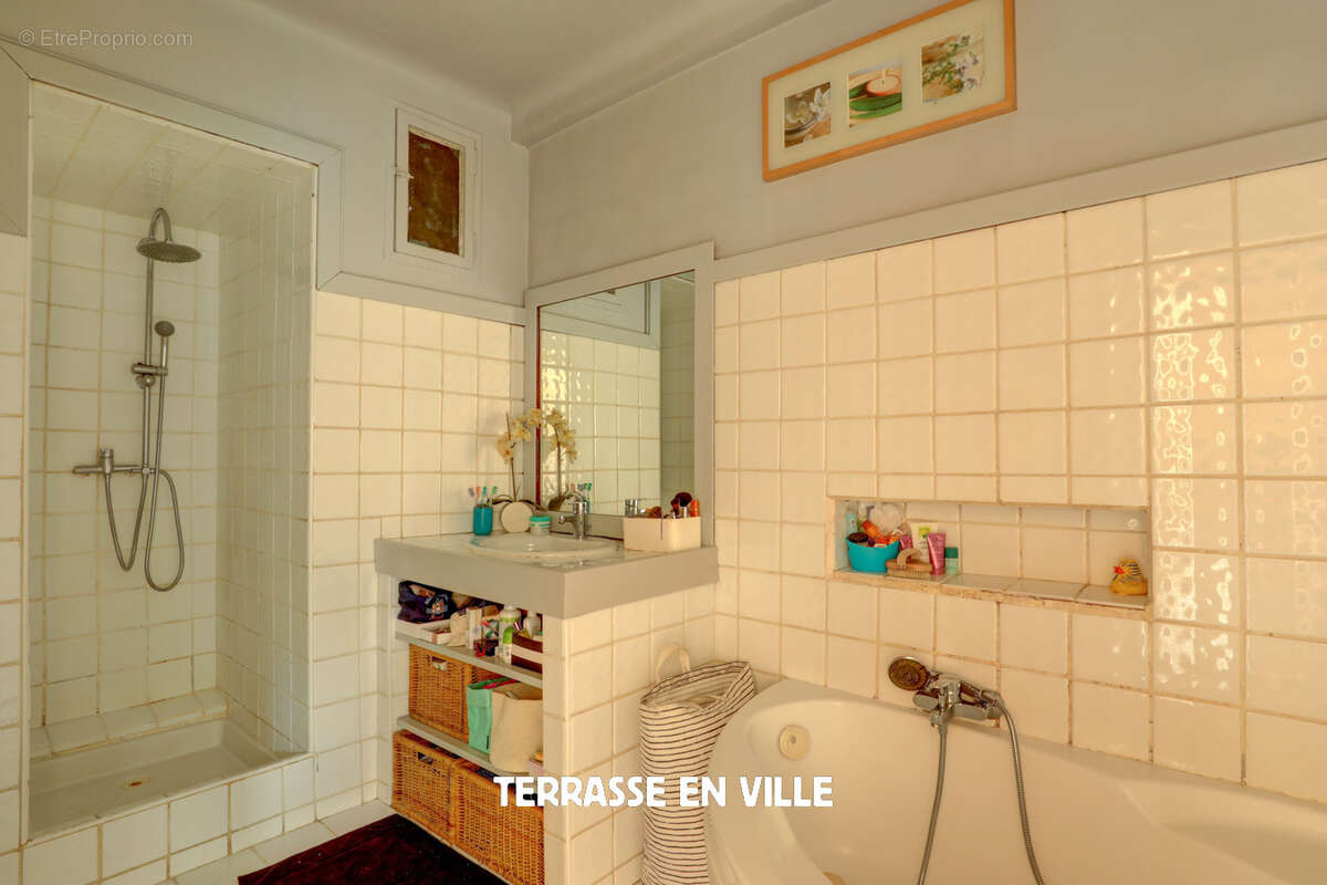 Appartement à MARSEILLE-5E