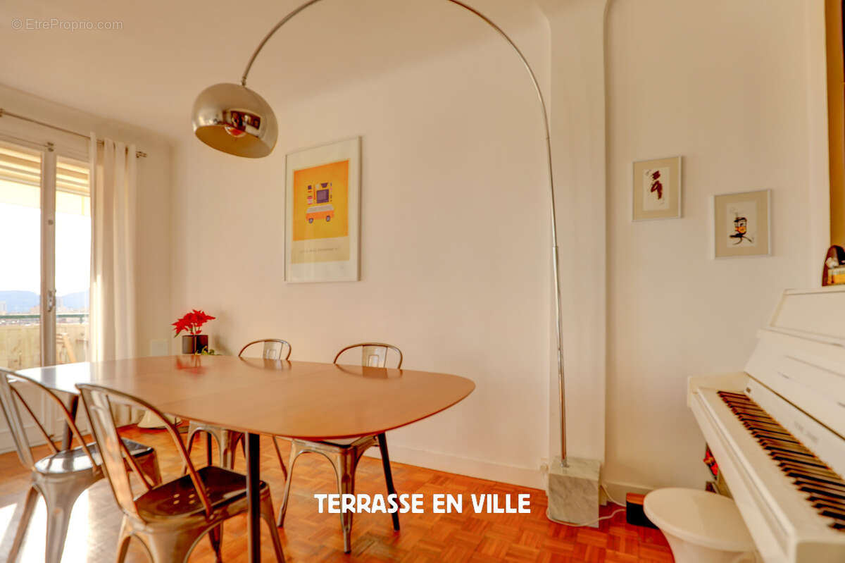 Appartement à MARSEILLE-5E