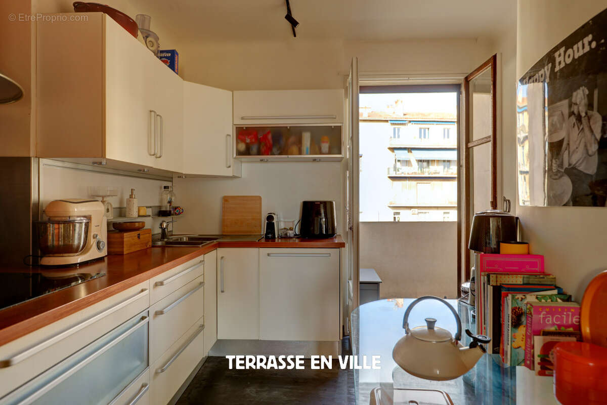 Appartement à MARSEILLE-5E