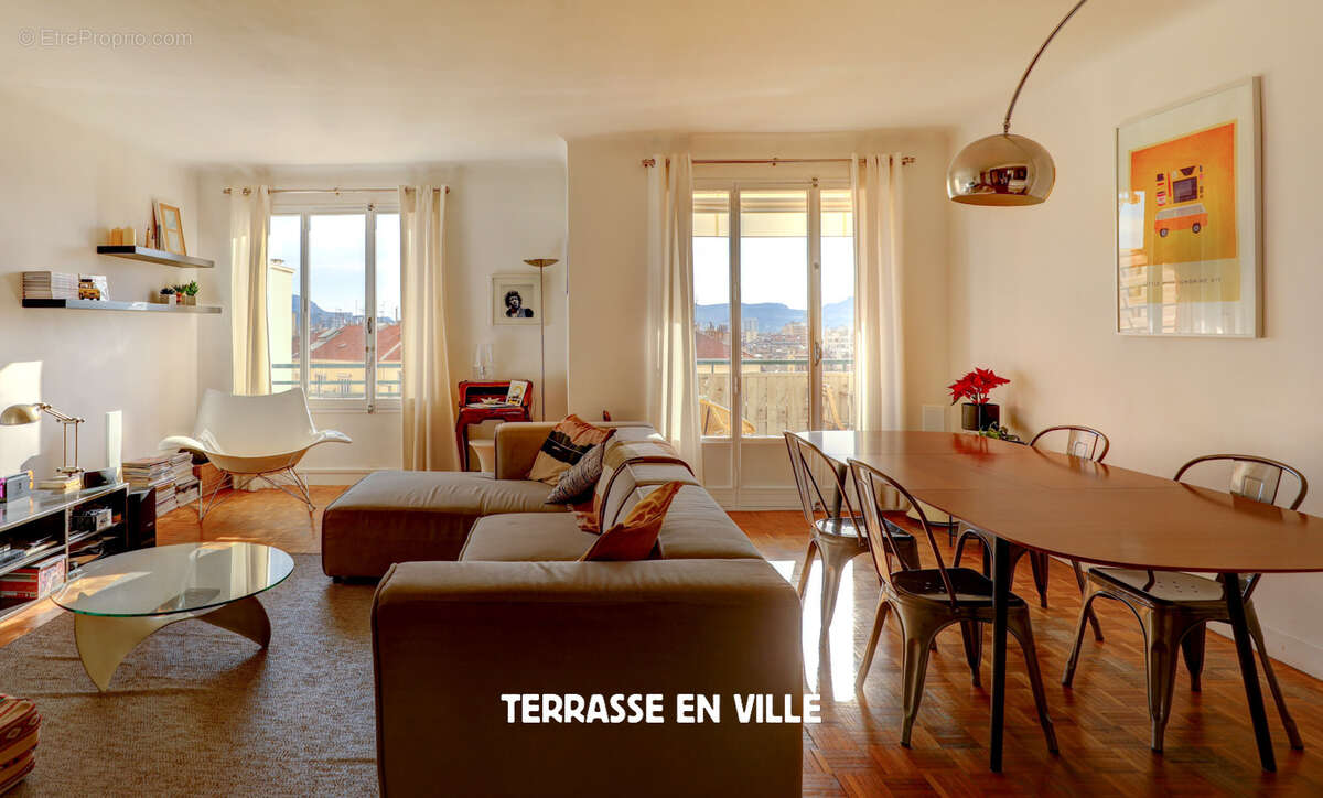 Appartement à MARSEILLE-5E