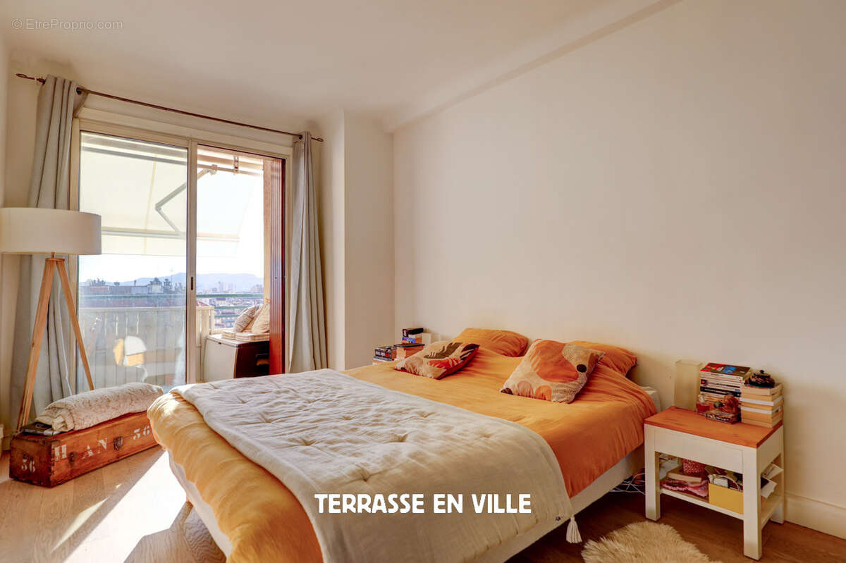 Appartement à MARSEILLE-5E