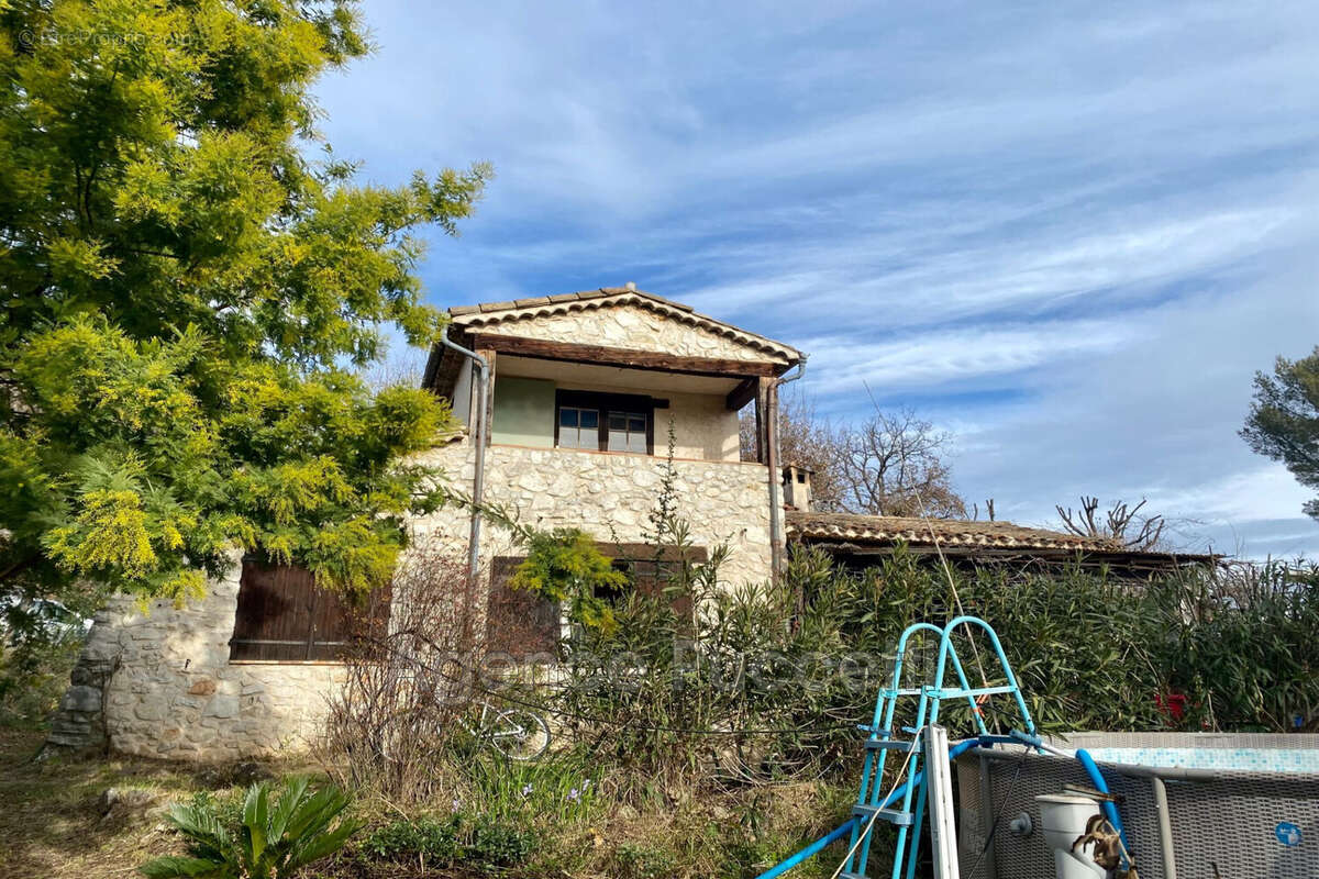 Maison à TOURRETTES-SUR-LOUP