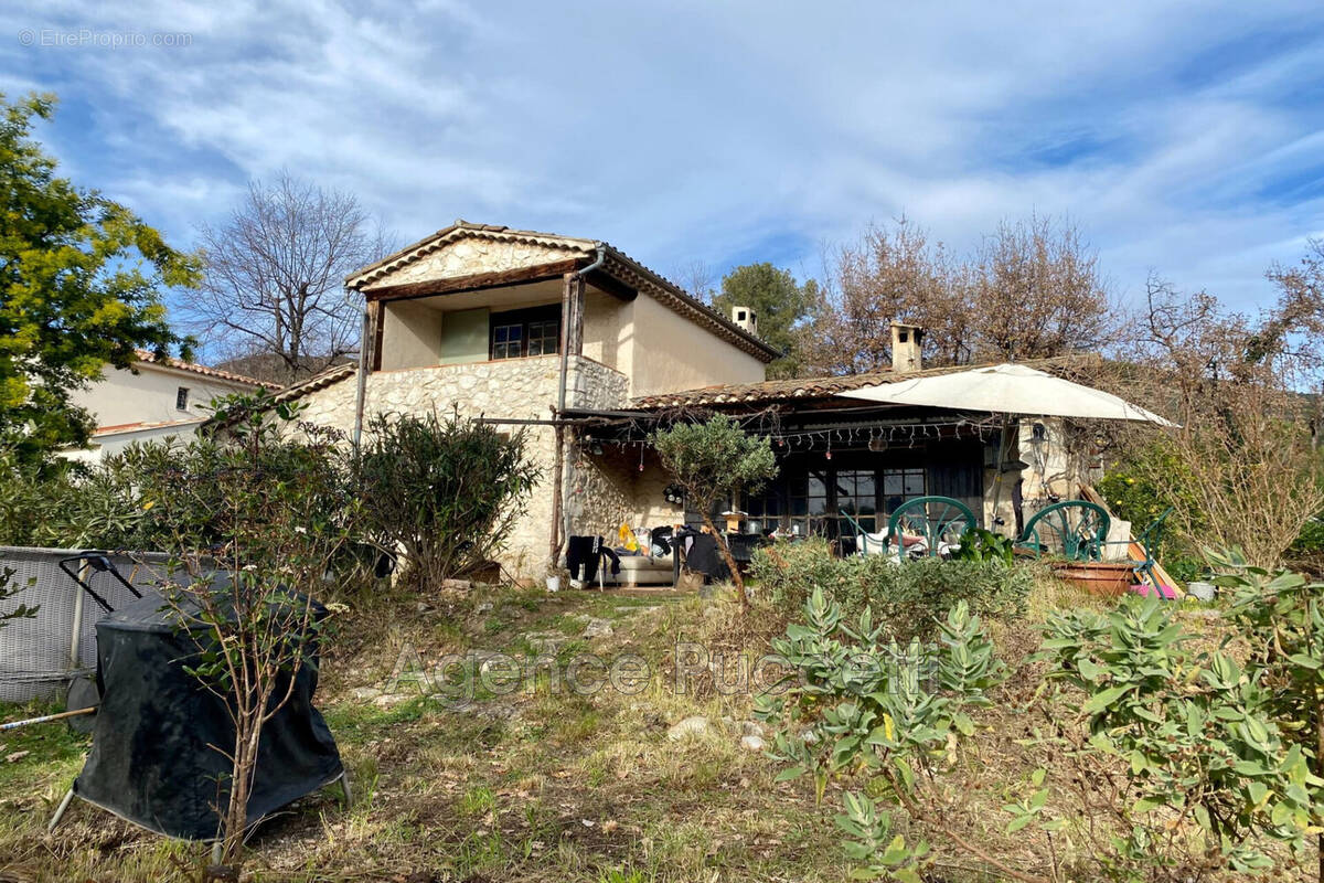 Maison à TOURRETTES-SUR-LOUP