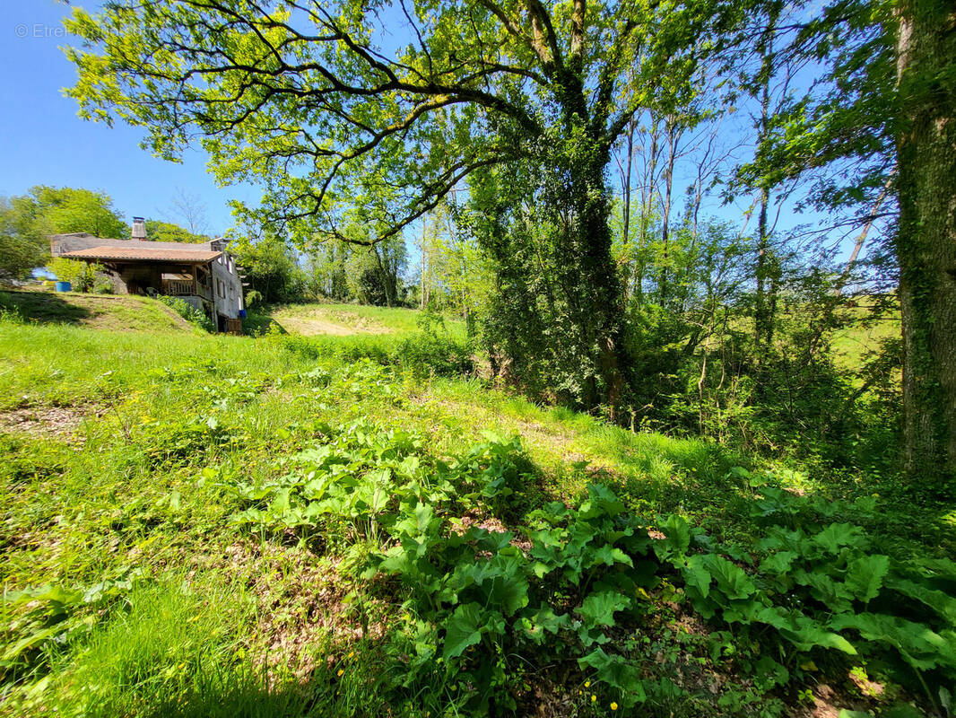 Maison à URT