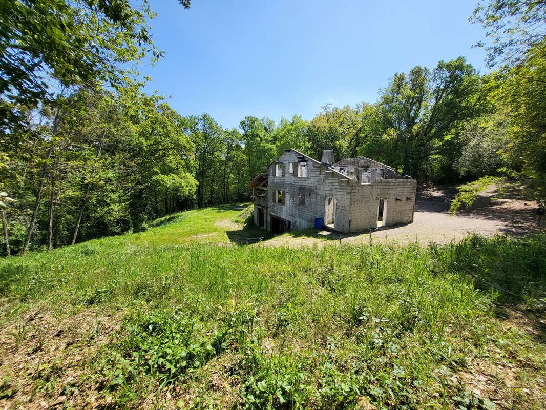 Maison à URT